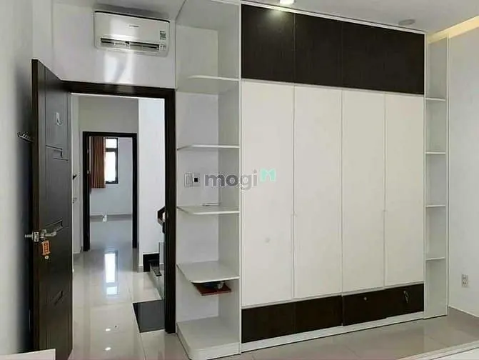 Bán Gấp Nhà Lý Thái Tông 4,2Mx9M 3Pn 4Wc Hẻm Xe Hơi