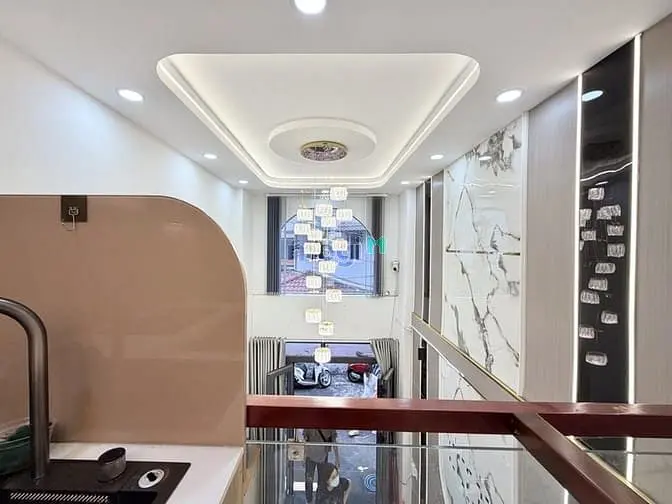 Bán Nhà Gò Vấp, Nguyên Hồng, Sát Bình Thạnh, 5T, Hẻm 4M, Chỉ 6 Tỷ 5 Tl