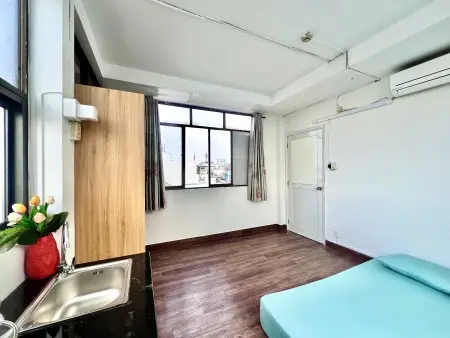 Phòng Cho Thuê Full Nội Thất Cao Cấp, Cửa Sổ Thoáng Đối Diện Etown Cộng Hoà Tân Bình