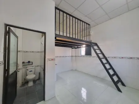 Phòng Gác Lửng Xinh Xắn, Tiện Nghi Cơ Bản, Ngay Cầu Chữ Y