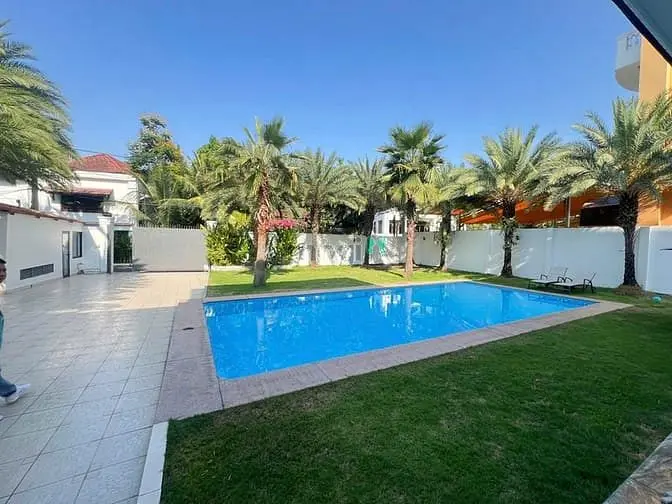 Cho Thuê Villa Thảo Điền, Q2 - Hồ Bơi, Sân Vườn (450M2). Giá 180Tr/Th