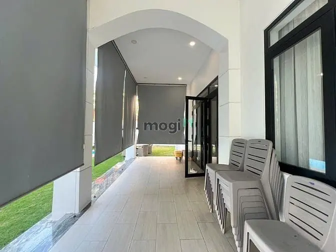 Cho Thuê Villa Thảo Điền, Q2 - Hồ Bơi, Sân Vườn (450M2). Giá 180Tr/Th