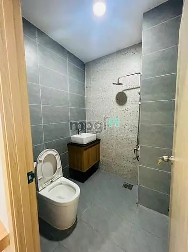 Chốt Nhanh Nhà Đẹp Bến Vân Đồn Q.4 1 Trệt 2 Lầu 4Pn 5Wc