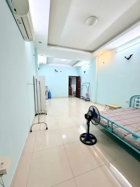 Trọ 1Pn 40M2 - Ban Công - Wc Riêng Quận 2