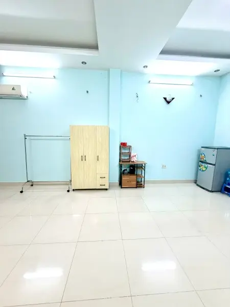 Trọ 1Pn 40M2 - Ban Công - Wc Riêng Quận 2