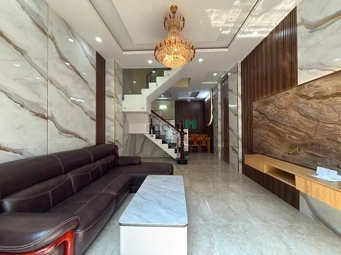 Nhà Ngay Sau Trường Nguyễn Văn Thệ, Dt:4X14M, Trệt, 2 Lầu, 3Pn, P.thờ