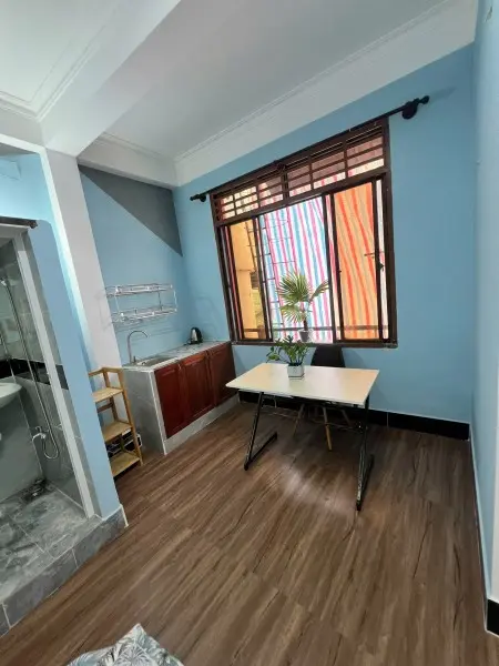 Phòng Có Cửa Sổ + Ban Công 25M2 Ngay Lạc Long Quân Và Đông Hồ