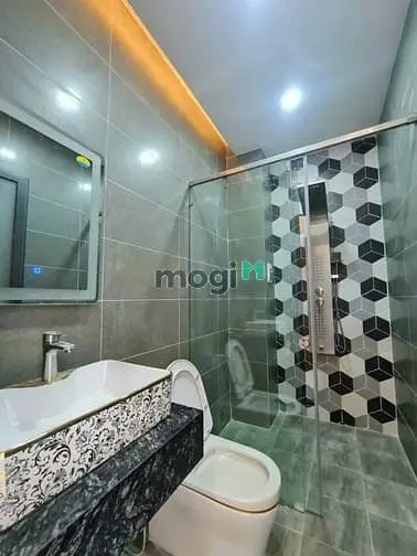 Ngộp. Cho Thuê 45 Tr/ Th, Hẻm 6M, Dt: 4,5X18 .5 Lầu,Thang Máy, 10,7 Tỷ