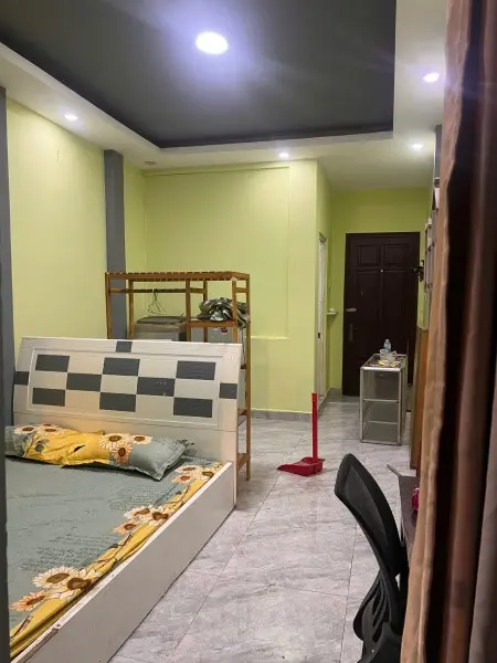 Cho Thuê Lầu 2 Có Ban Công Cửa Sổ Thoáng Mát, Giờ Tư Do Ngay Mt Hồ Văn Huê