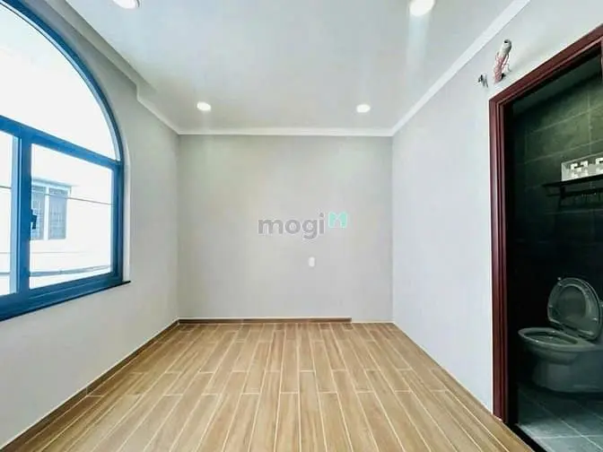Nhà Vuông Vức Hxh Phạm Văn Hai, P.2, Q.tb, Giá 2,540Tr(Tl) 4.8X7,7M