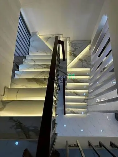 Giảm Mạnh Nhà Tôn Thất Thuyết Q.4 4,3Mx9,5M 4Pn 5Wc