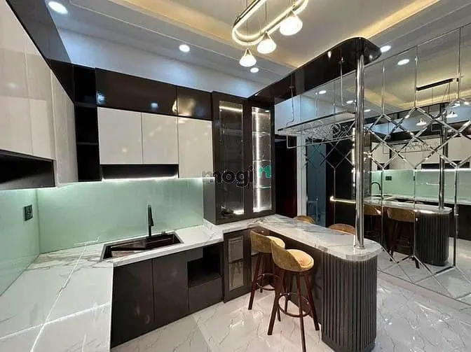 Giảm Mạnh Nhà Tôn Thất Thuyết Q.4 4,3Mx9,5M 4Pn 5Wc