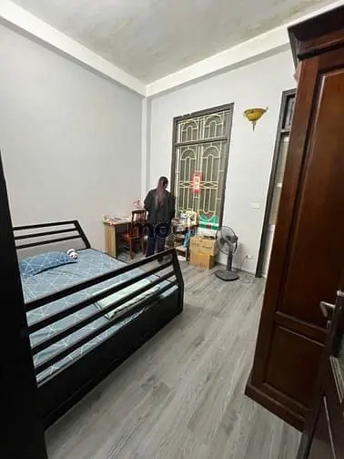 Đầu Ngõ Cầu Giấy-Gần Bãi Ôtô-4 Tầng-Full Nội Thất-Dân Trí Cao-Giá Tốt