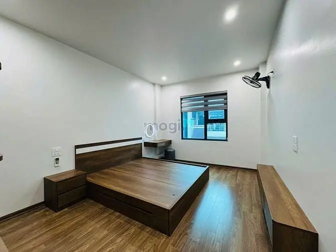 Bán Nhà Dương Quảng Hàm-32M-5 Tầng-Mt3.5M-Nhà Mới-Nội Thất Xịn -10 Tỷ