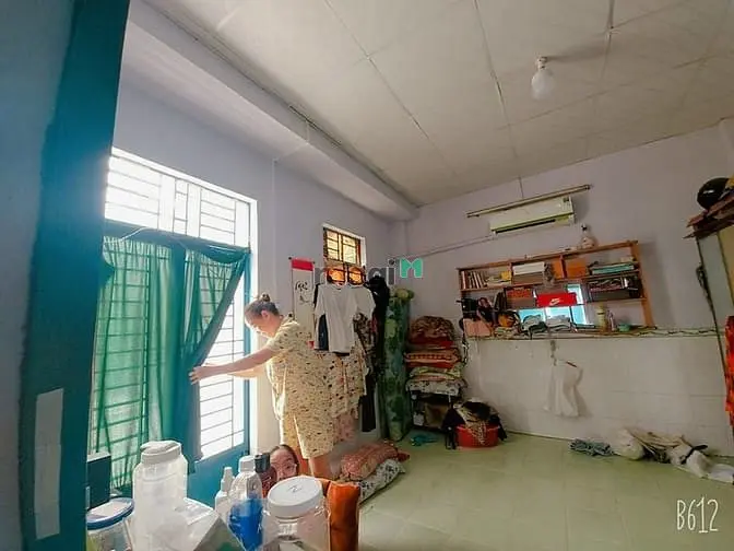 🏡 Nhà 3 Tầng Quận 4 – 4Pn Rộng 36,6M² – Sát Đường Chính – Chỉ 4,5 Tỷ