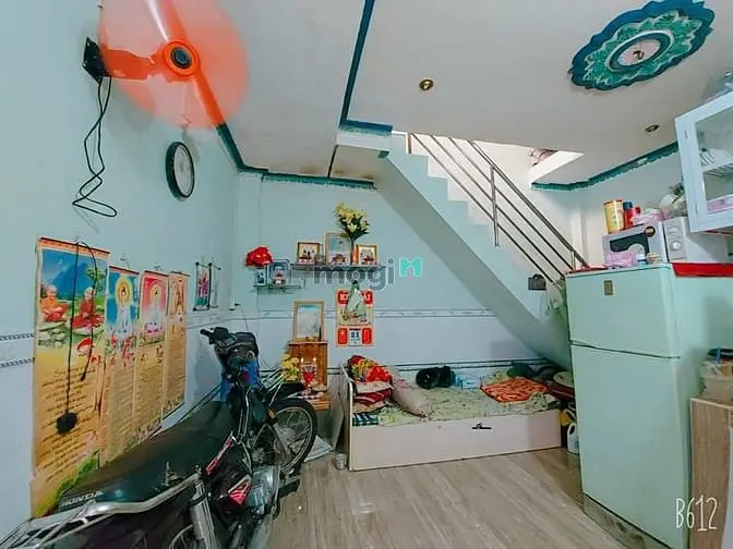 🏡 Nhà 3 Tầng Quận 4 – 4Pn Rộng 36,6M² – Sát Đường Chính – Chỉ 4,5 Tỷ