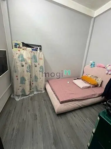 Đầu Ngõ Cầu Giấy-Gần Bãi Ôtô-4 Tầng-Full Nội Thất-Dân Trí Cao-Giá Tốt