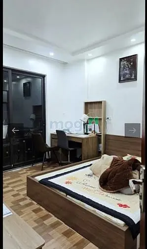 Nhà Mới Lạc Long Quân -40M-5 Tầng-Mt5M-15 Tỷ-Ô Tô-Gần Hồ -Kinh Doanh