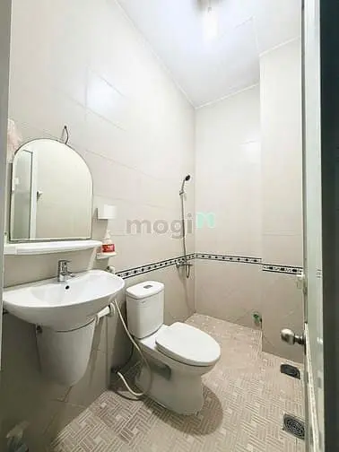 Trọ 1Pn 40M2 - Ban Công - Wc Riêng - Quận 2 - Gía 4Tr