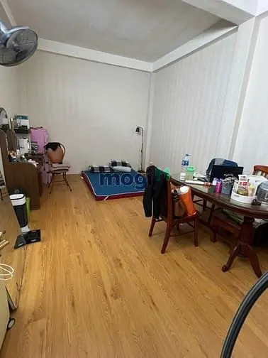 Đầu Ngõ Cầu Giấy-Gần Bãi Ôtô-4 Tầng-Full Nội Thất-Dân Trí Cao-Giá Tốt
