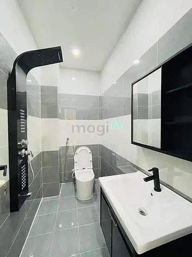 Nhà Hẻm Xe Hơi Đào Duy Từ 4,4Mx9,2M 3Pn 3Wc Có Sân Thượng Thoáng Mát