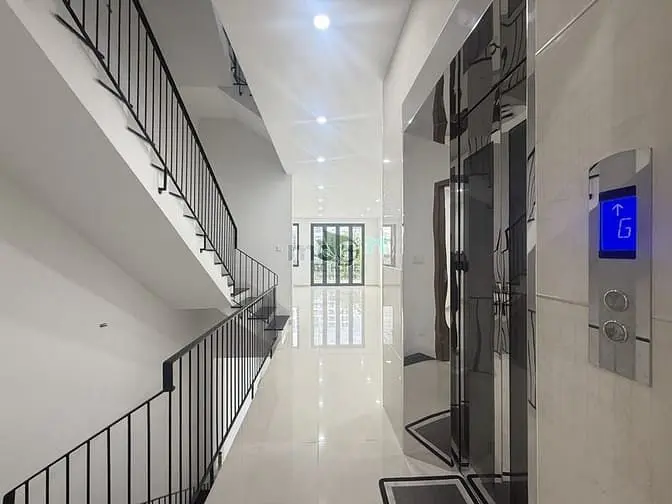 Cho Thuê Nhà Ở Kinh Doanh 4 Tầng Có Thang Máy Nam Nha Trang 35 Triệu