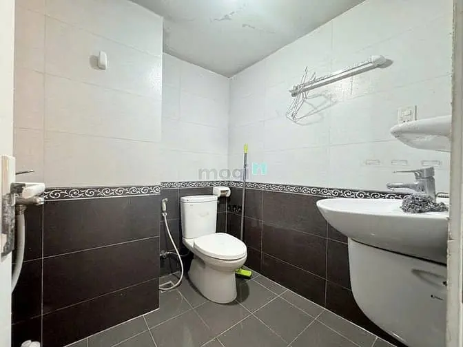 Giá Tốt Nhà Hẻm Ôto Nguyễn Tri Phương, P.8 Q.10 3,240Tr 3,8X9,3M Shr