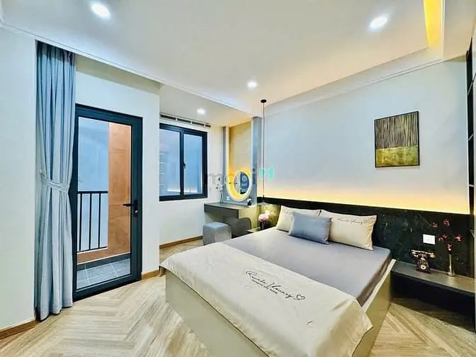 4Tỷ980 • 3Pngủ •Ngã 4 Hàng Xanh. 3 Tầng.27M2