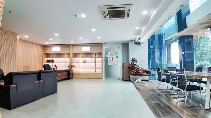 Cho Thuê Mặt Bằng Sàn 160M2 Sang Trọng, Cao Cấp View Kính Tại Quận 1
