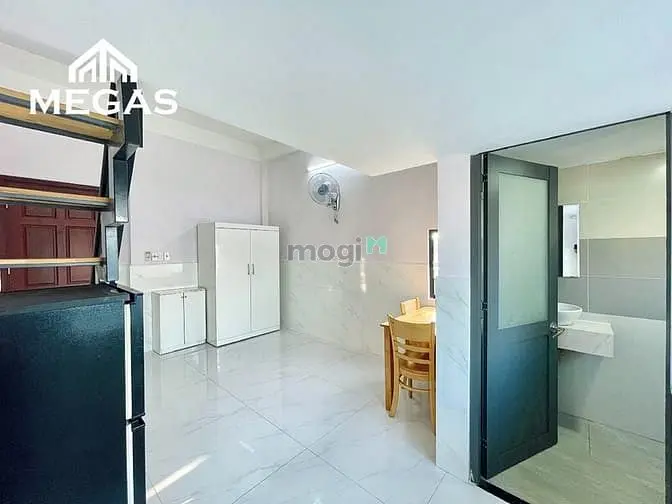 Cho Thuê Duplex Cửa Sổ Trời Ngay Etown Cộng Hoà - Hoàng Hoa Thám