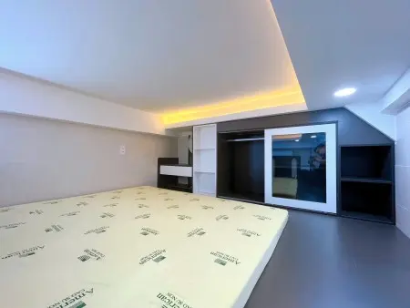 Căn Hộ Có Gác - Full Nội Thất - Cửa Sổ Trời - Cách Q1 Chưa Tới 5P Đi Xe - Duy Tân , Phú Nhuận