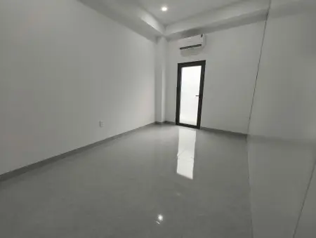 Trọ Có Máy Lạnh Mới Tinh, Ban Công Thoáng Mát Chỉ 4.000K