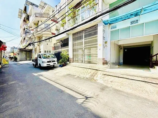 Hiếm Bán Đất Tặng Nhà 3 Tầng 44M2 (4M X 11M) - Hẻm Xe Hơi Vào Nhà