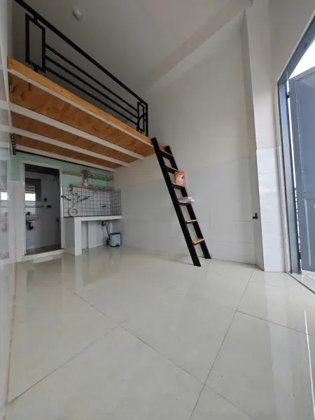 Duplex Giếng Trời Riêng – Có Thang Máy