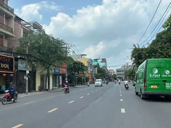 Nhỉnh 13 Tỷ Có Nhà 6 Lầu Đẹp Ngang 4.3M 73M2 Hẻm 183 Nguyễn Văn Khối.