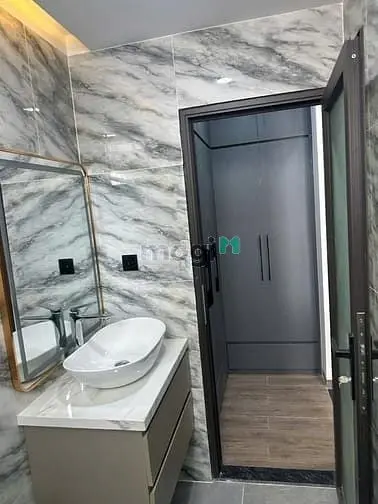 Nhà Đẹp 5 Tầng Đúc Kiên Cố: 1 Trệt 1 Lửng 3 Lầu, 4Pn 5Wc - Giá Chỉ 5Ty