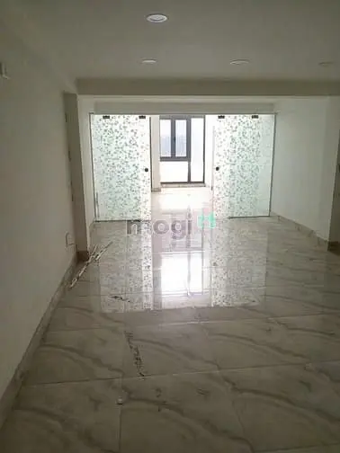 Thang Máy- Nhà Mặt Tiền Ngay Cộng Hoà, Tân Bình - Hầm 6 Lầu - Giá 42Tr
