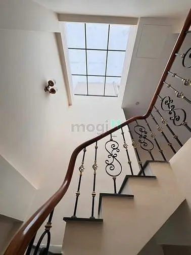 Nhà Đẹp Ngõ Trường Chinh, Giá 20.5 Tỷ, Gần 50M2X7T, Kd Lớn, Ảnh Thật