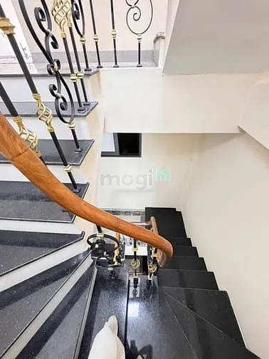 Nhà Đẹp Ngõ Trường Chinh, Giá 20.5 Tỷ, Gần 50M2X7T, Kd Lớn, Ảnh Thật