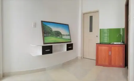 Đối Diện Đại Học Bách Khoa, Gần Trung Tâm Và Nhiều Trường Đại Học, Có Ban Công, Chính Chủ.