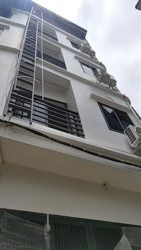 Chính Chủ Cho Thuê: Studio Mới 100% – Ngay Cổng Làng Vạn Phúc
