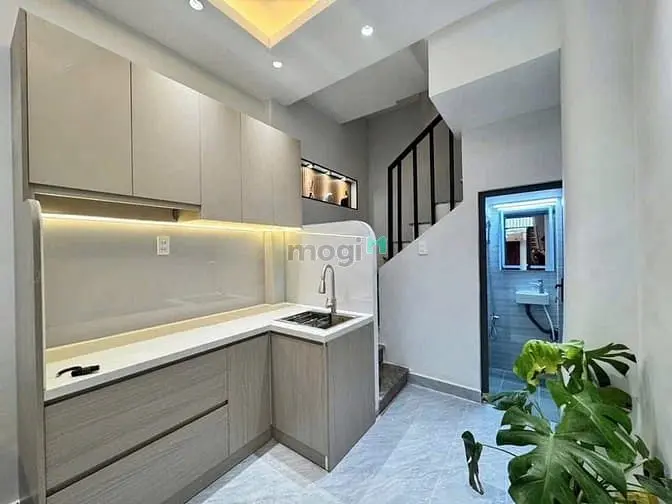 Cách Q1 1 Cây Cầu- Cách Mt 1 Căn Đường Phan Đình Phùng, P1, Phú Nhuận.