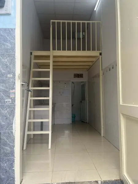 Phòng Trọ 1 Người 9M2+ Gác 6M2 Có Bếp Và Toilet Ở Phường 13, Quận Bình Thạnh