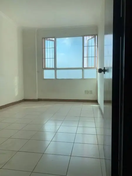 Chung Cư Trường Sa, Quận 3: 10,5Triệu, 85M2, 2P Ngủ, Máy Lạnh, Ban Công