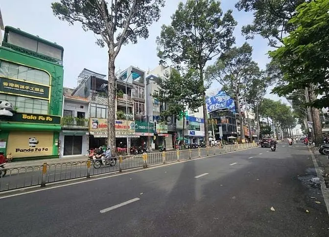 Cho Thuê Nhà Góc 2Mt 437 Nguyễn Tri Phương - Gần Nhật Tảo Phù Hợp F&B