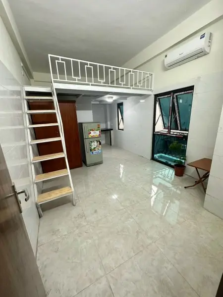 Hồ Đền Lừ:chính Chủ Cho Thuê: Phòng Rộng , Ban Công Riêng