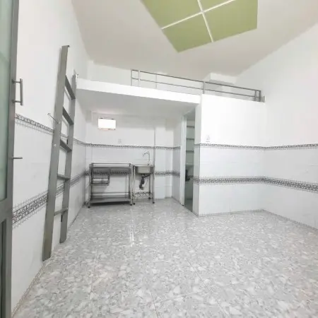 2.890.000 - Cam Kết Như Hình 100% - 30M2 - Có Máy Lạnh - Cửa Sổ Trời - Miễn Phí Xe
