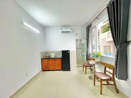 Phòng An Ninh, Thoáng Mát Ngay Thích Quảng Đức