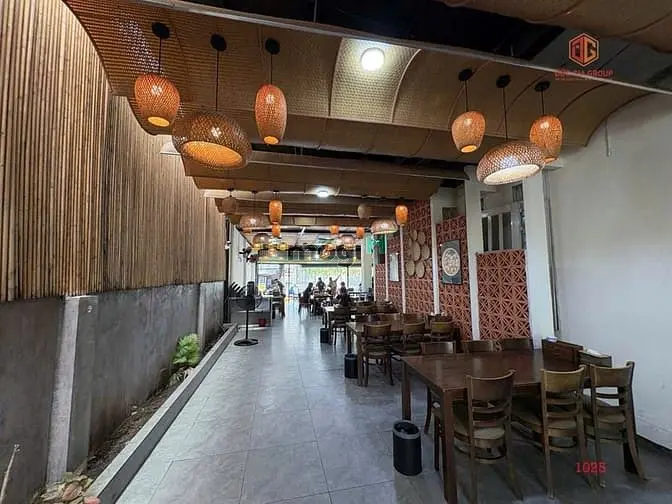 Bán Nhà Mặt Tiền Đường Trương Định; Sổ Hồng 306M2 Giá 28 Tỷ
