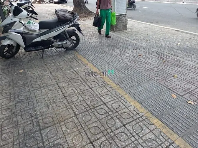 Cần Cho Thuê Mặt Bằng Mặt Tiền Sầm Uất Đường Trần Hưng Đạo, Quận 5